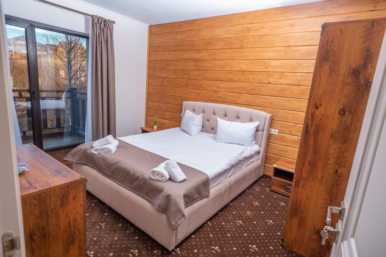 Residence Nesh Tatariv Kültér fotó