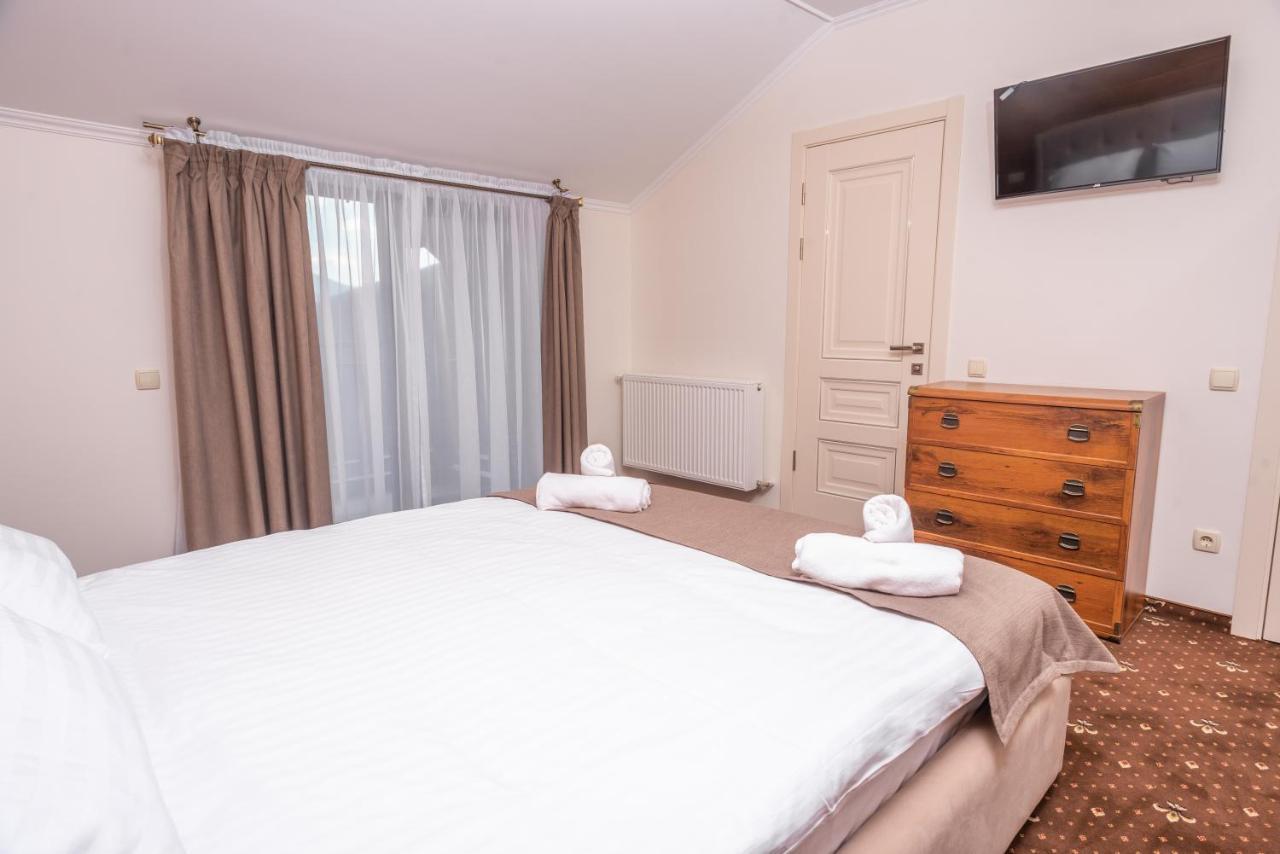 Residence Nesh Tatariv Kültér fotó