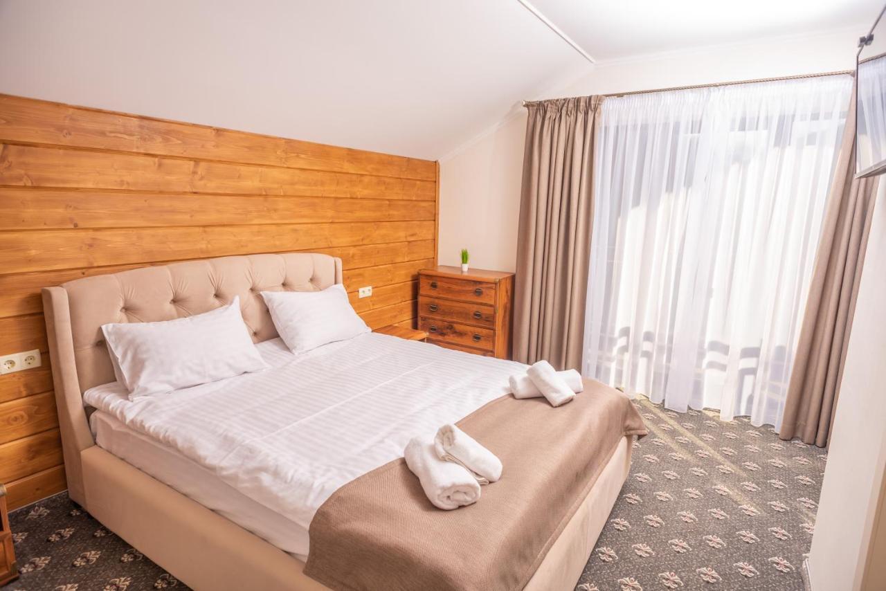 Residence Nesh Tatariv Kültér fotó