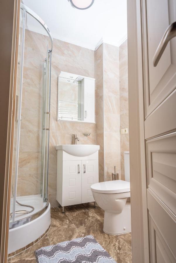 Residence Nesh Tatariv Kültér fotó
