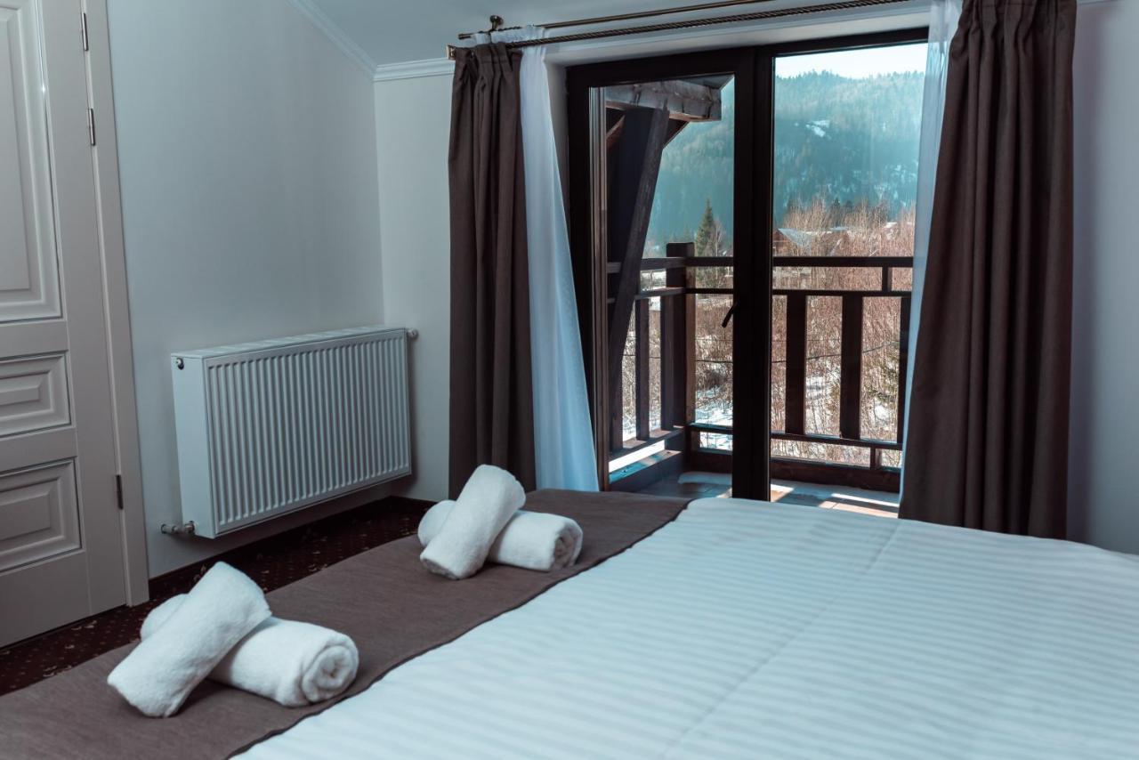 Residence Nesh Tatariv Kültér fotó
